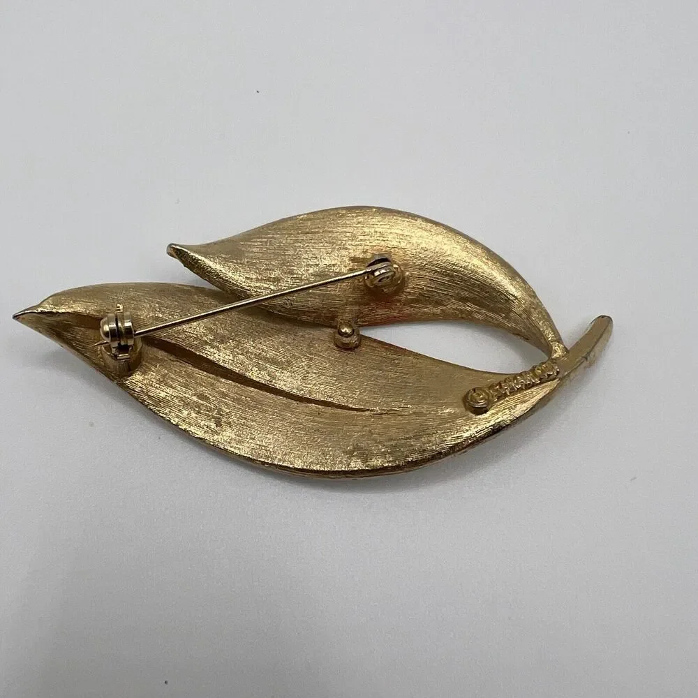 Sarah Coventry White Enamel‎ Gold Leaf Brooch Pin MCM Signed Vintage